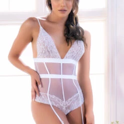 Mapalé Delicate Lace And Mesh Garter Teddy Lingerie